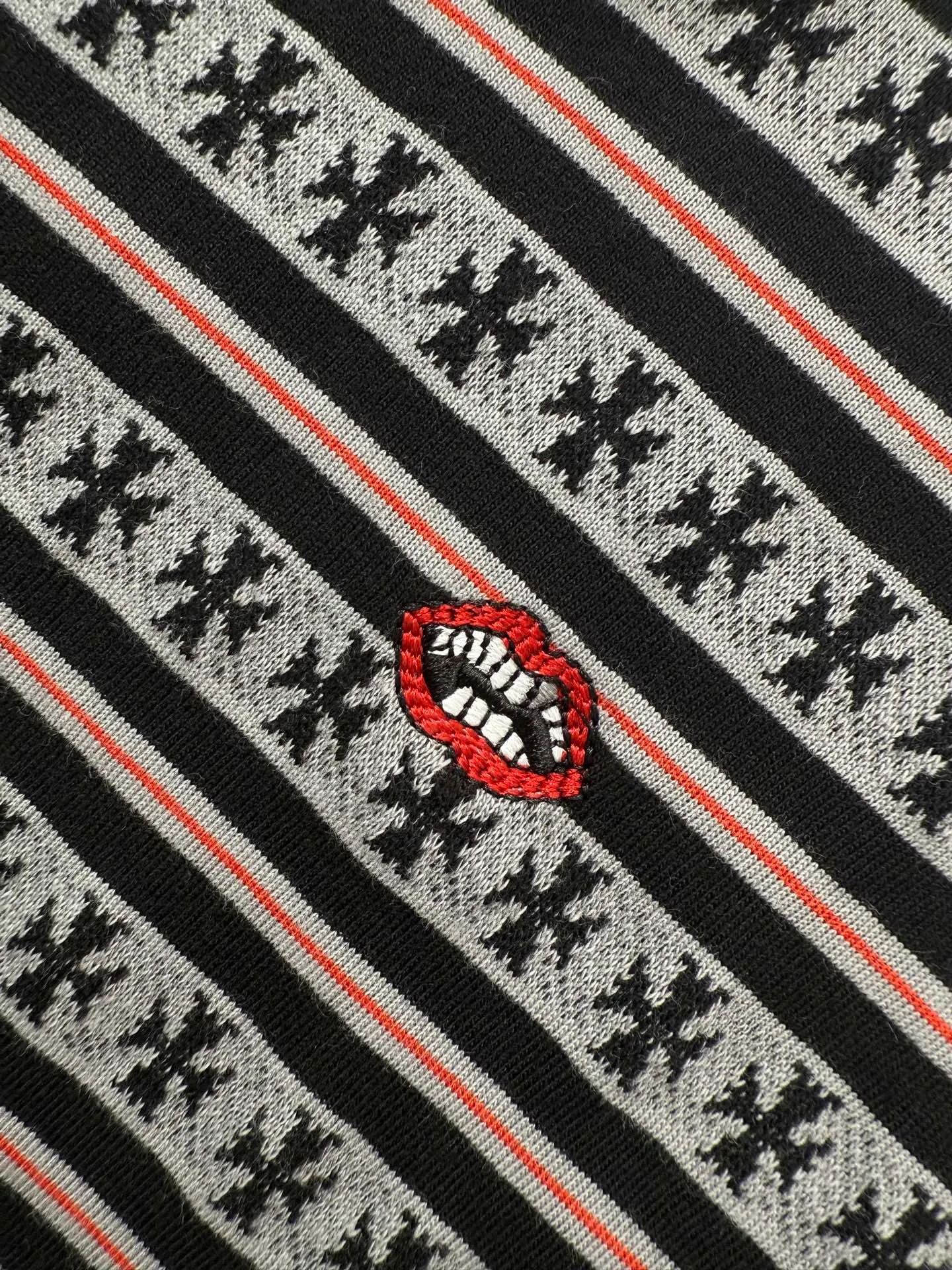 Chrome Heart Ch Polo ， 、 ， ， 。 Polo ， ， ， 。 ， 。 、 ， ， ， Retro ， 。 Size：S/M/L